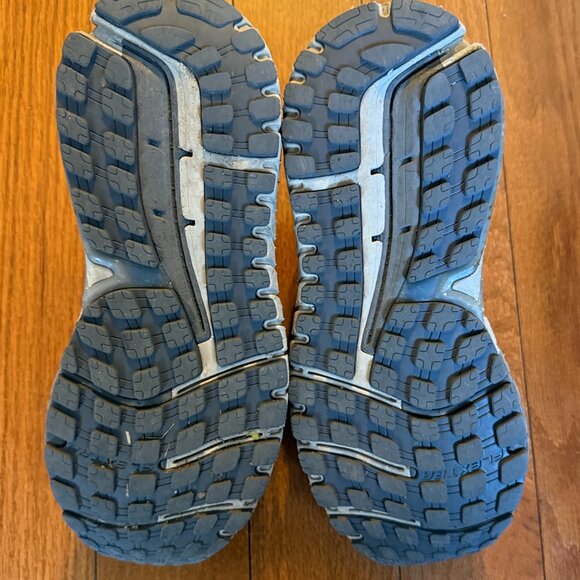 Brooks Ariel 18 Women's Size 8.5 Grey and Green - Worn a Few Times - Picture 3 of 7